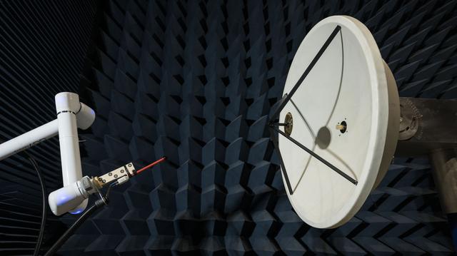 NASA image: Earth to Gateway: Electric Field Tests Enhance Lunar Communication